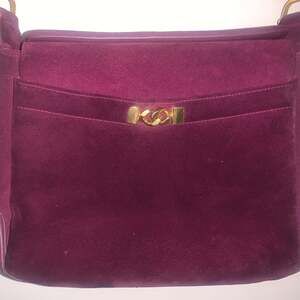 Mid-Century Magenta Suede Handbag – Colberts Original, Satin Lining, Gold Detail